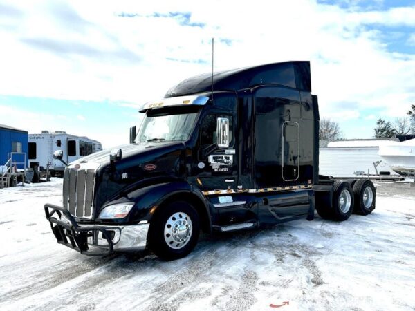 2018 Peterbilt 579 T/A High Roof Sleeper Truck Tractor Paccar MX-13 A/T bidadoo