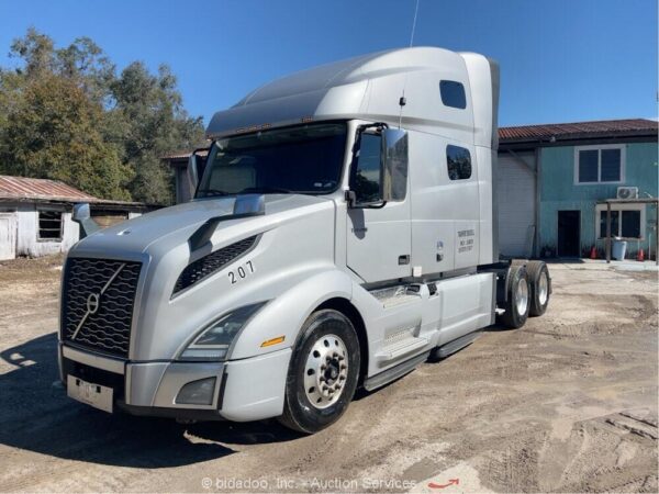2019 Volvo VNL T/A High Roof Sleeper Semi Truck Tractor D13M-455 A/T bidadoo