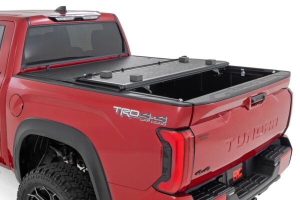 Hard Low Profile Bed Cover | 5'7" Bed | Cargo Mgmt | Toyota Tundra (22-25)